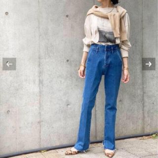 5 1/2 beauty-line slit denim