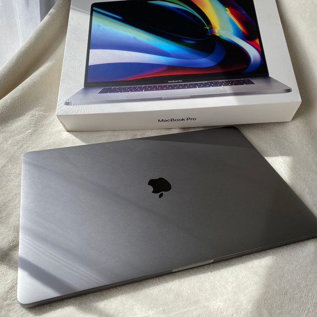 MacBook Pro 2019 16インチi7/16gb/5300m USキー