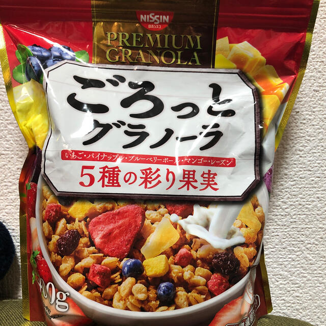 カルビー(カルビー)のCalbee フルグラ 800g /750g 日清 グラノーラ 400g 食品/飲料/酒の食品(米/穀物)の商品写真