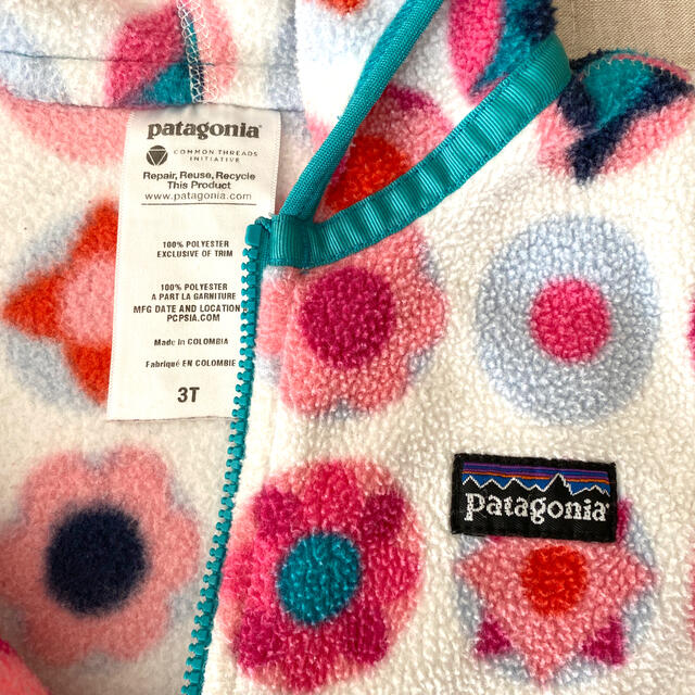 patagonia(パタゴニア)の▶︎patagonia パタゴニア 3T シンチラ ジップフーディ キッズ/ベビー/マタニティのキッズ服女の子用(90cm~)(ジャケット/上着)の商品写真