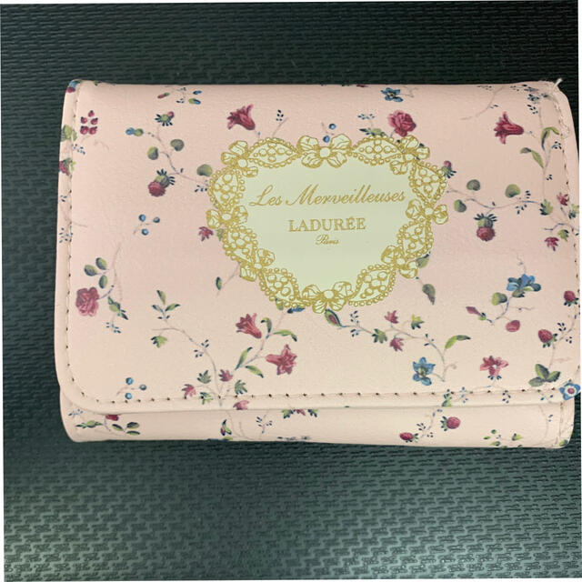 Les Merveilleuses LADUREE(レメルヴェイユーズラデュレ)の🖤ラデュレ 三つ折財布 GLOW12月号付録  レディースのファッション小物(財布)の商品写真