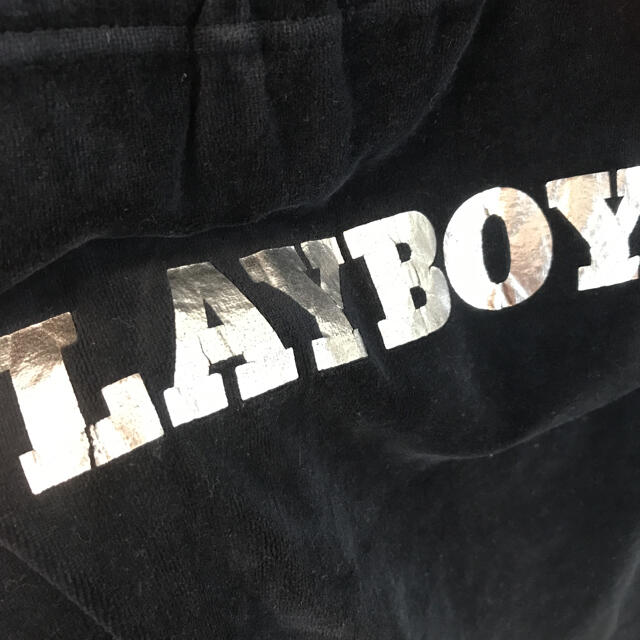 PLAYBOY(プレイボーイ)のプレイボーイ　Mサイズ 黒色　ベロアスカート　ロゴ入り レディースのスカート(ひざ丈スカート)の商品写真