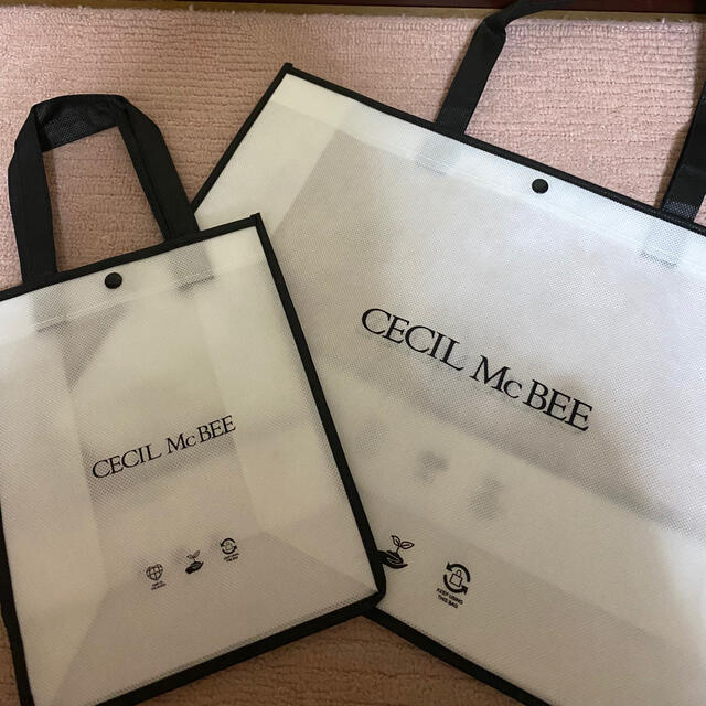 CECIL McBEE(セシルマクビー)のセシルマクビー　ショップ袋 レディースのバッグ(ショップ袋)の商品写真