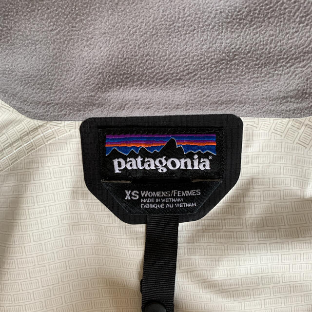 patagonia(パタゴニア)のセール❗️パタゴニア　マウンテンパーカー レディースのジャケット/アウター(ナイロンジャケット)の商品写真