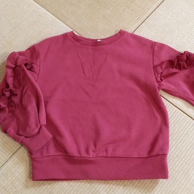 GU(ジーユー)のGU 120サイズ 裏起毛カットソー キッズ/ベビー/マタニティのキッズ服女の子用(90cm~)(Tシャツ/カットソー)の商品写真