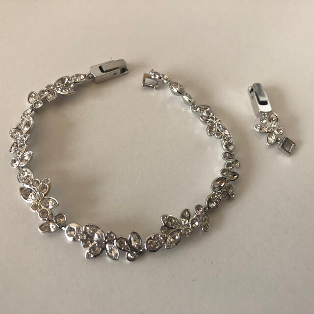 SWAROVSKI(スワロフスキー)のSWAROVSKI ブレスレット レディースのアクセサリー(ブレスレット/バングル)の商品写真