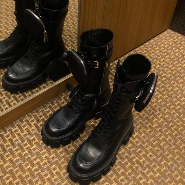 限定製作】 PRADA - Pradaブラッシュドパテントレザーxナイロン ブーツ