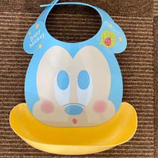 ディズニー(Disney)のミッキー　お食事エプロン(お食事エプロン)