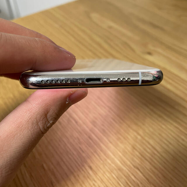 iPhone(アイフォーン)のiPhone xs 256GB Silver  スマホ/家電/カメラのスマートフォン/携帯電話(スマートフォン本体)の商品写真