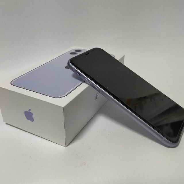 iPhone(アイフォーン)のiPhone11 64GB　美品 スマホ/家電/カメラのスマートフォン/携帯電話(スマートフォン本体)の商品写真