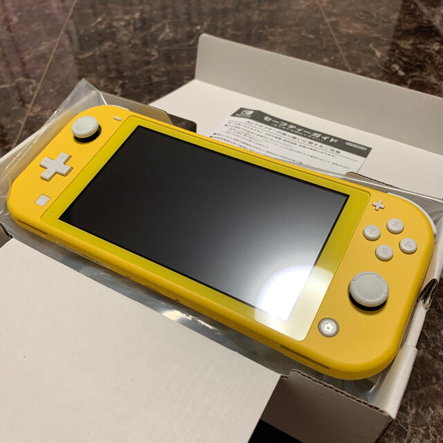 美品　Nintendo Switch Lite イエロー スイッチライト　黄色