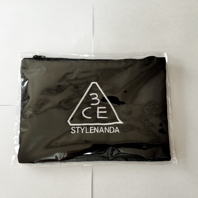 STYLENANDA(スタイルナンダ)の【正規品・新品未使用】韓国ブランド 3CE フラットポーチ M レディースのファッション小物(ポーチ)の商品写真