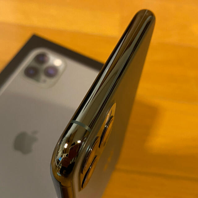 iPhone(アイフォーン)の【超美品・SIMロック解除済】iPhone 11 pro MAX 256GB  スマホ/家電/カメラのスマートフォン/携帯電話(スマートフォン本体)の商品写真