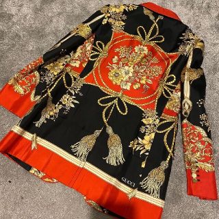 国内外の人気 グッチ シルクフローラルニットトップス グッチ シルク