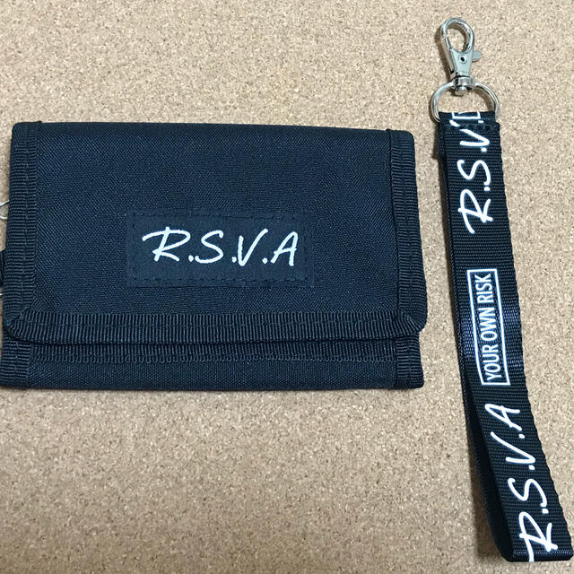 R.S.V.A  三つ折り　財布　ブラック　ナイロン　ストラップ　ホワイト レディースのファッション小物(財布)の商品写真