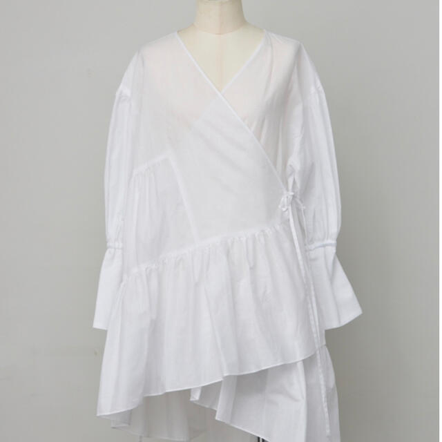 rosarymoon / Frill Hem Tunic ホワイト | munchercruncher.com