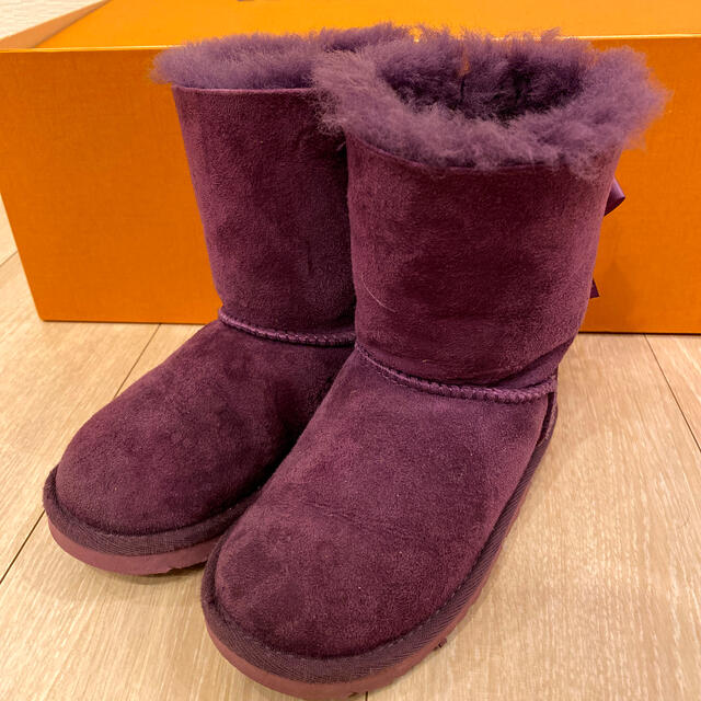 UGG(アグ)のアグ　UGG キッズ　ブーツ キッズ/ベビー/マタニティのキッズ靴/シューズ(15cm~)(ブーツ)の商品写真