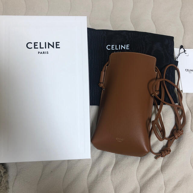 SEAL限定商品】 celine - セリーヌ ストラップ付きモバイルポーチ