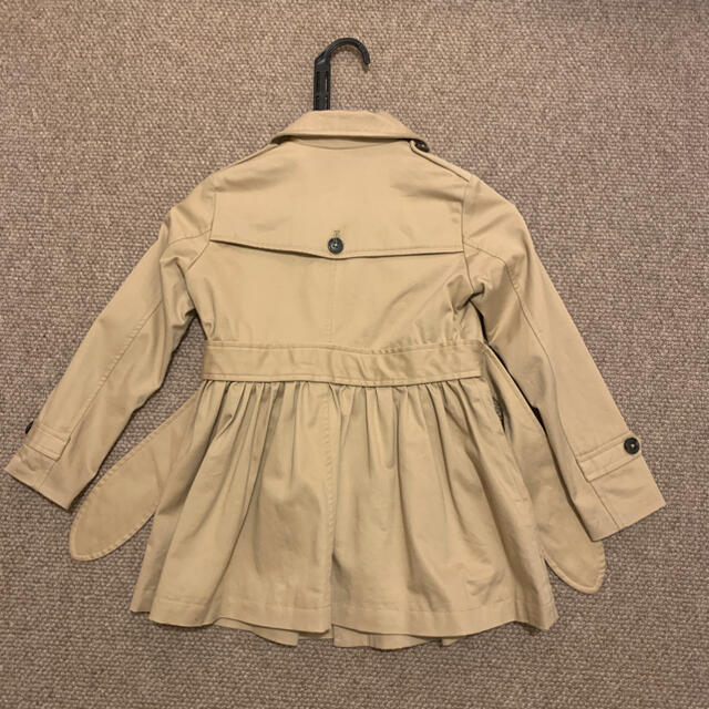 UNIQLO(ユニクロ)のユニクロ　キッズ　トレンチコート　120cm キッズ/ベビー/マタニティのキッズ服女の子用(90cm~)(コート)の商品写真