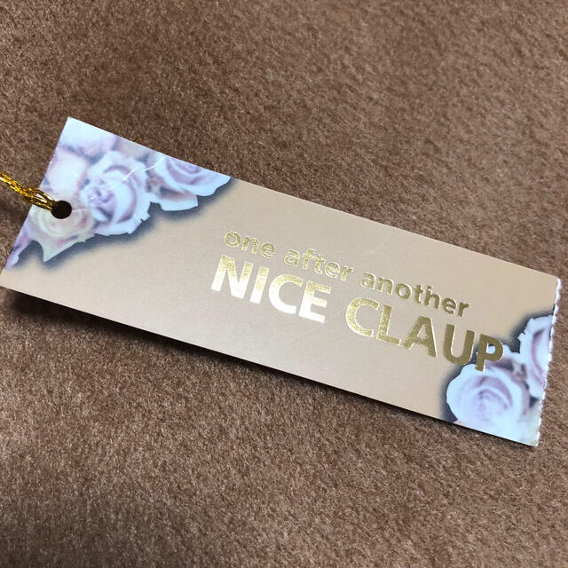 one after another NICE CLAUP(ワンアフターアナザーナイスクラップ)のNICECLAUPナイスクラップ新品バイカラースタジャン茶白黒ベージュジャケット レディースのジャケット/アウター(スタジャン)の商品写真