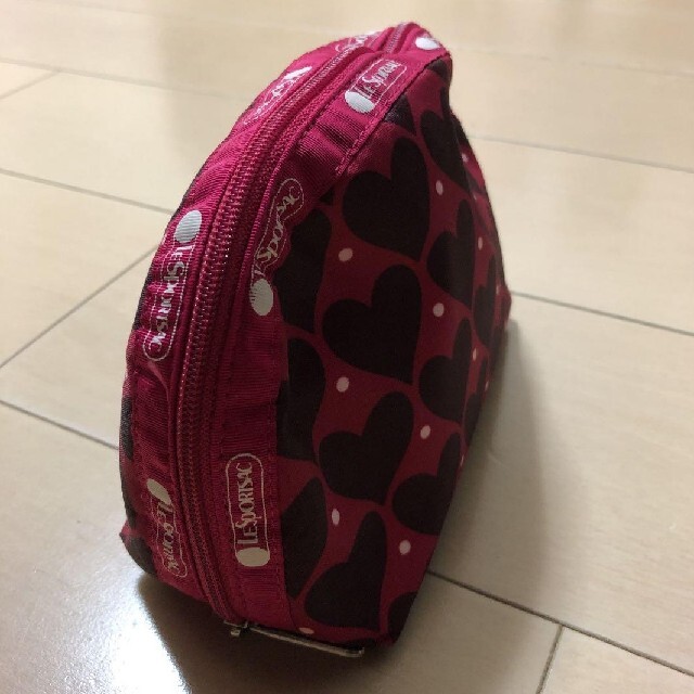 LeSportsac(レスポートサック)の【美品】レスポートサック  ハートラウンドポーチ レディースのファッション小物(ポーチ)の商品写真