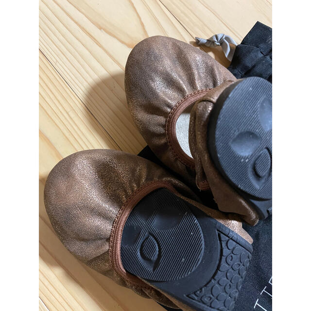 BUTTERFLY(バタフライ)のBUTTERFLY TWISTS バタフライツイスト 携帯 折りたたみシューズ レディースの靴/シューズ(その他)の商品写真