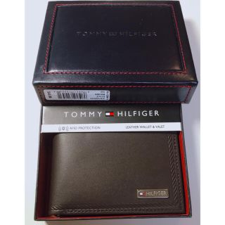 TOMMY HILFIGER(折り財布)のフリマアイテム一覧 TOMMY HILFIGER(折り財布)のフリマアイテム一覧