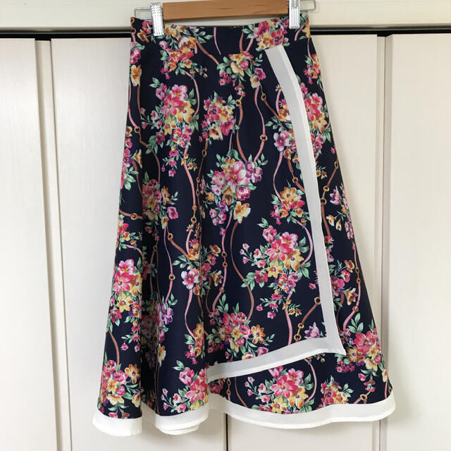 tocco(トッコ)のキャサ様専用　tocco  closet 花柄スカート レディースのスカート(ひざ丈スカート)の商品写真