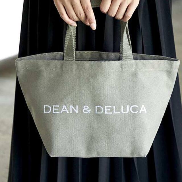 DEAN & DELUCA(ディーンアンドデルーカ)のDEAN & DELUCA　チャリティートート2020オリーブSサイズ レディースのバッグ(トートバッグ)の商品写真