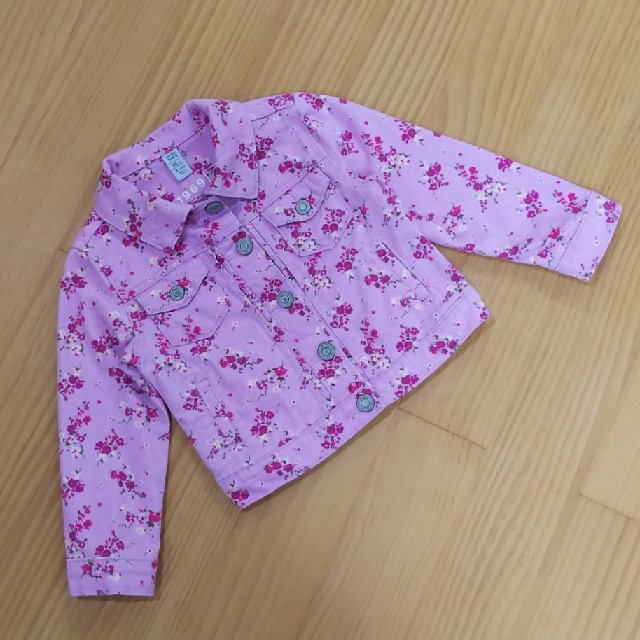 babyGAP(ベビーギャップ)のギャップ baby Gap 花柄 Ｇジャン ジャケット  95㎝ キッズ/ベビー/マタニティのキッズ服女の子用(90cm~)(ジャケット/上着)の商品写真