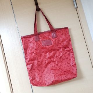 マークバイマークジェイコブス(MARC BY MARC JACOBS)のMARC BY MARC JACOBS 総ロゴプリント トートバッグ エコバッグ(ショルダーバッグ)