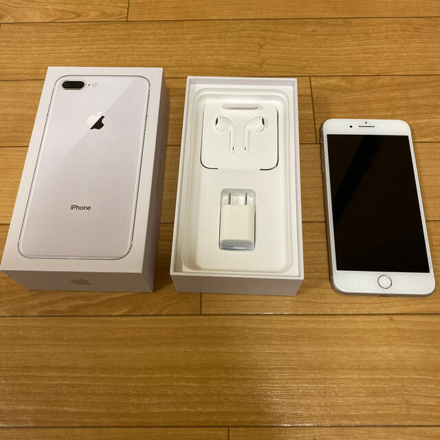 iPhone8 plus Silver 64GB SIMロック解除済