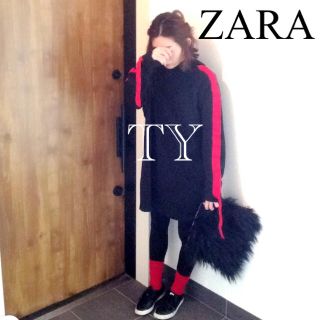 ザラ(ZARA)のZARA  ラインディティール入りフード付きワンピース プルオーバー パーカー(ひざ丈ワンピース)