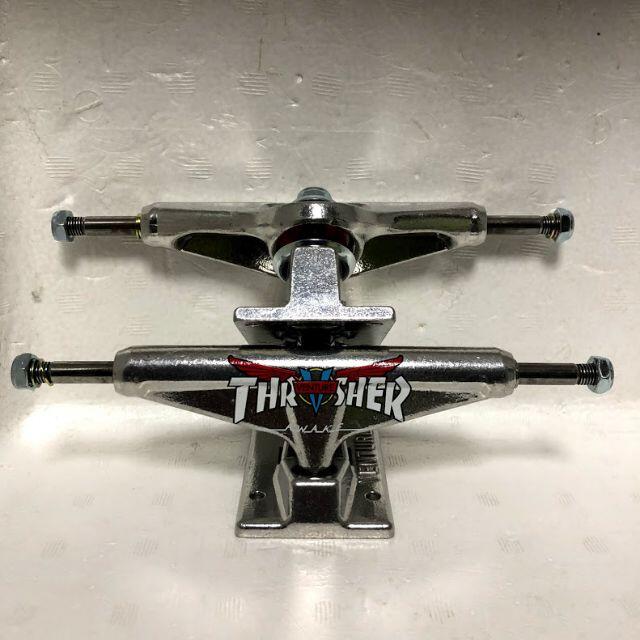 Venture Trucks Thrasher Colab 5.2 Low スポーツ/アウトドアのスポーツ/アウトドア その他(スケートボード)の商品写真