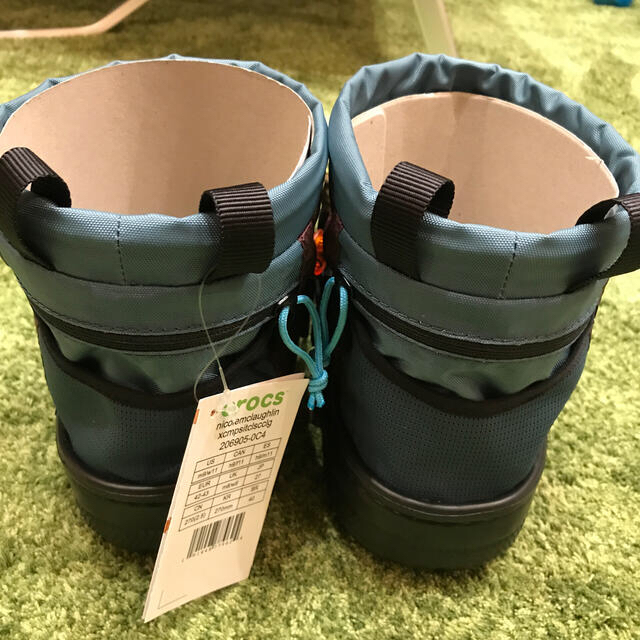 crocs(クロックス)のNicole McLaughlin crocs サンダル キャンプ フェス 新品 メンズの靴/シューズ(サンダル)の商品写真