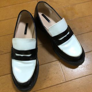 ザラ(ZARA)のおむすび様専用(ローファー/革靴)