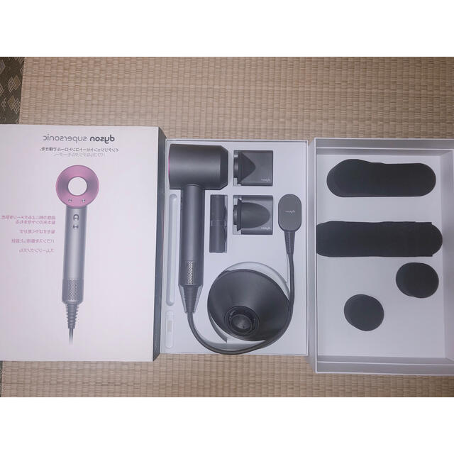 Dyson(ダイソン)のダイソンドライヤー　ピンク スマホ/家電/カメラの美容/健康(ドライヤー)の商品写真