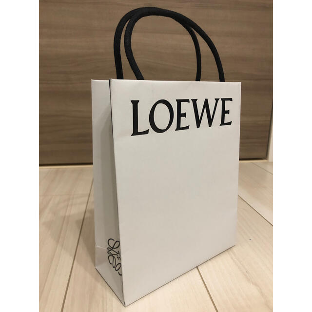 ロシアと西側諸国と ロエベ LOEWE 紙袋 ショッパー ショップバッグ