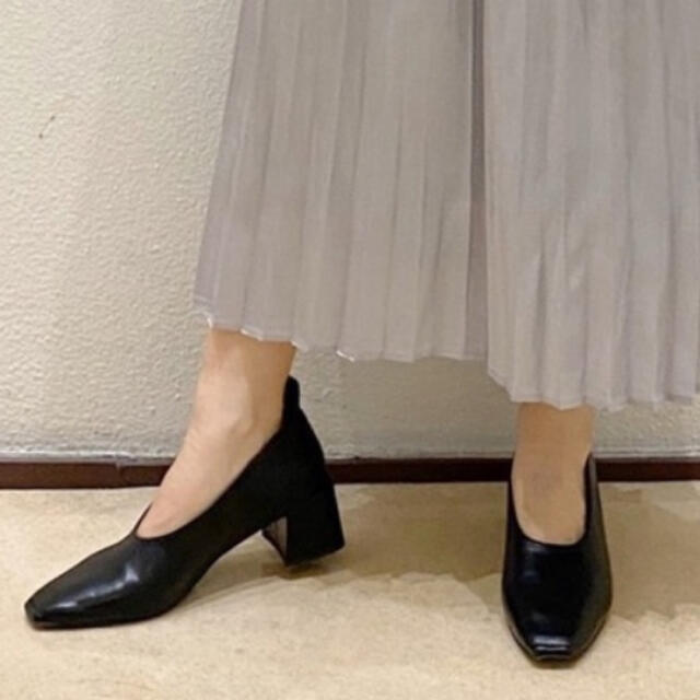 apart by lowrys(アパートバイローリーズ)のapartbylowrys black pumps レディースの靴/シューズ(ハイヒール/パンプス)の商品写真