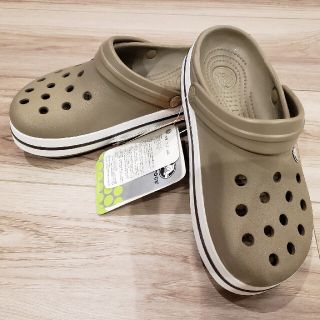 クロックス(crocs)のクロックス　カーキ　22CM(サンダル)