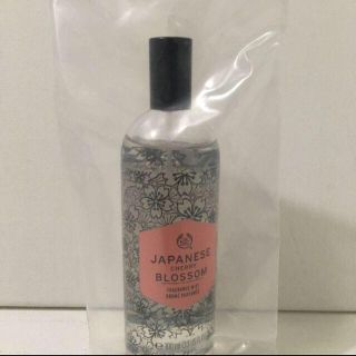 ザボディショップ(THE BODY SHOP)の新品　ザボディショップ　ジャパニーズチェリーブロッサム ボディミスト 100ml(香水(女性用))