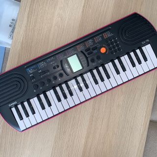 カシオ(CASIO)のCASIO SA-76 電子キーボード 限定色ピンク(電子ピアノ)