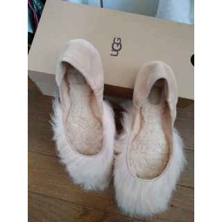 アグ(UGG)の週末セール 新品Ugg レア物トーシューズみたいなフワフワ(バレエシューズ)