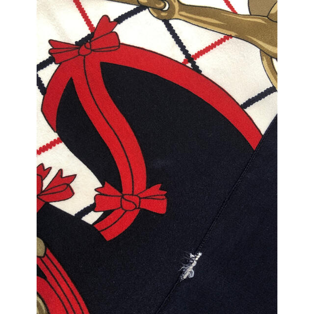 Hermes(エルメス)の可愛い馬のメンコ柄　チェック柄　エルメス　スカーフ　カレ90 レディースのファッション小物(バンダナ/スカーフ)の商品写真