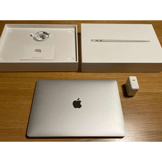 MacBook Air  シルバー 8GB GB SSD 送料込 円引き xn