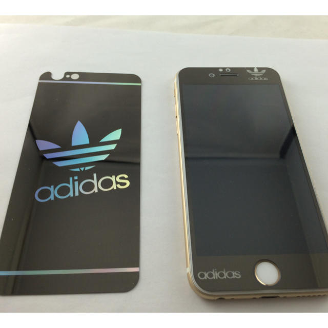 adidas(アディダス)の海外限定アディダス強化ガラス4色選択 スマホ/家電/カメラのスマホアクセサリー(保護フィルム)の商品写真