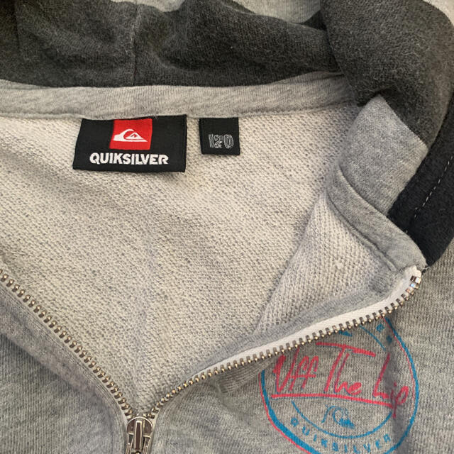 QUIKSILVER(クイックシルバー)のquick silver パーカー　120 キッズ/ベビー/マタニティのキッズ服男の子用(90cm~)(その他)の商品写真