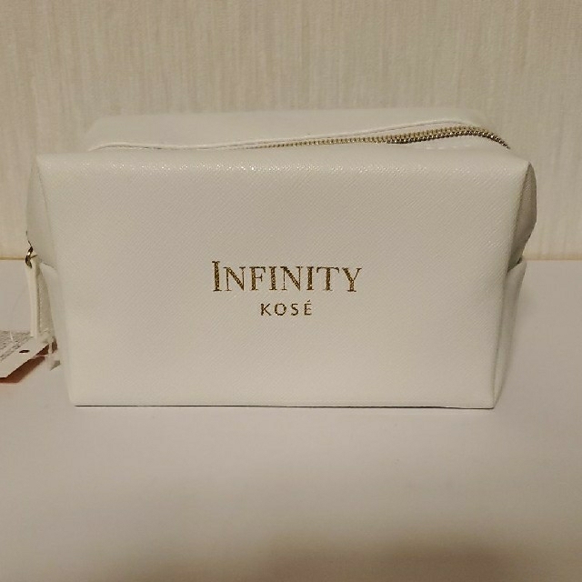 Infinity(インフィニティ)のインフィニティ　ノベルティポーチ レディースのファッション小物(ポーチ)の商品写真