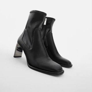 ザラ(ZARA)のメタリックヒールショートブーツ ストレッチブーツ スクエアトゥ アンクルブーツ(ブーツ)