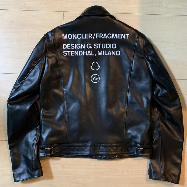 MONCLER(モンクレール)のMONCLER LEWIS FRAGMENT DWAYNE 1 ルイスレザー メンズのジャケット/アウター(ライダースジャケット)の商品写真